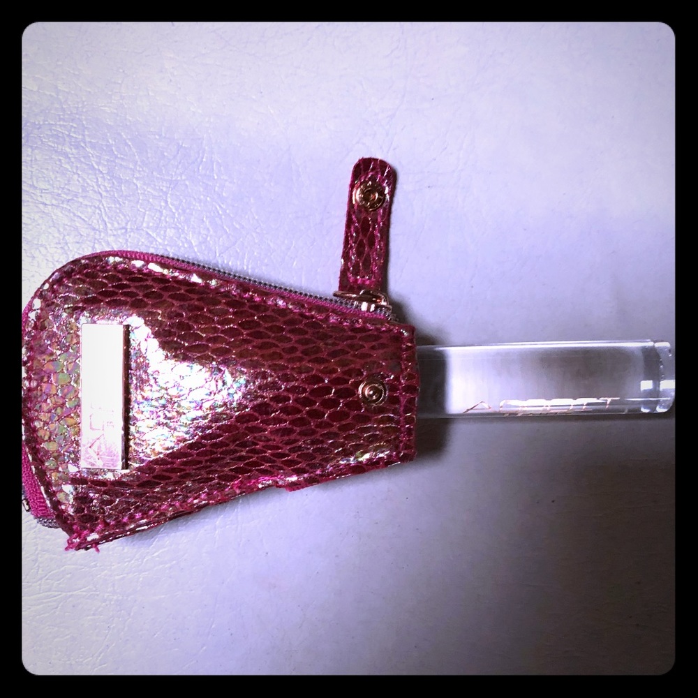 Adroit Luxe Makeup Brush